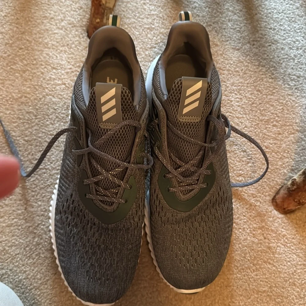Gray Adidas sneakers - Picture 5 of 5